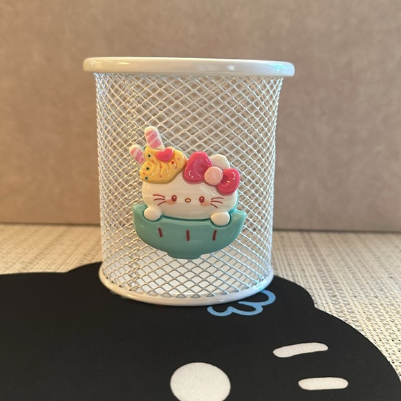 Hello Kitty bundle - Picture 2 of 3